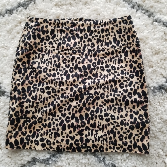 Beautiful Leopard skirt XS size 0 - Picture 1 of 3